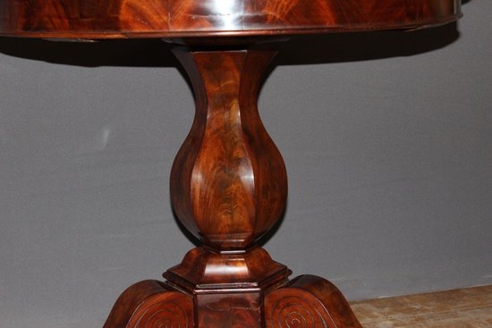 Restoration period pedestal table In mahogany