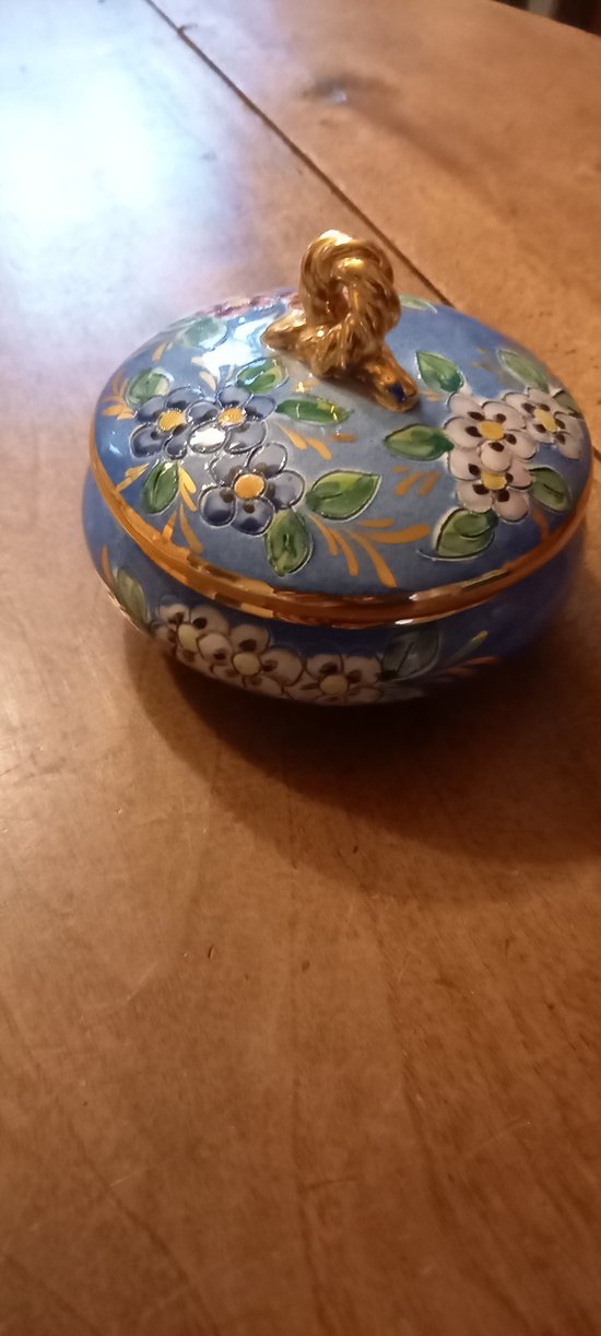 Enameled earthenware box decorated XXth century