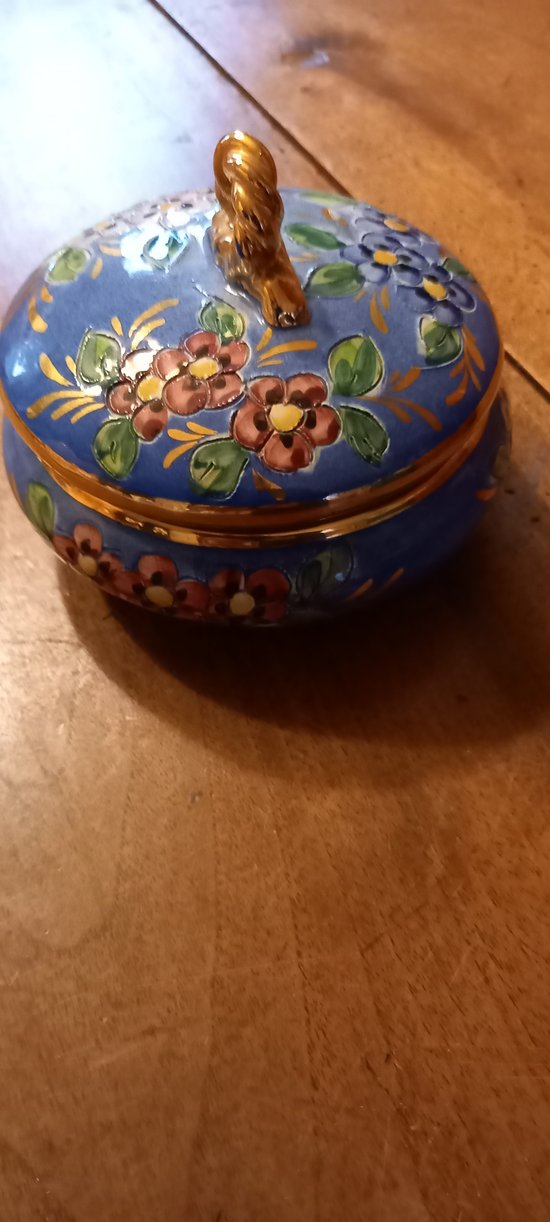 Enameled earthenware box decorated XXth century