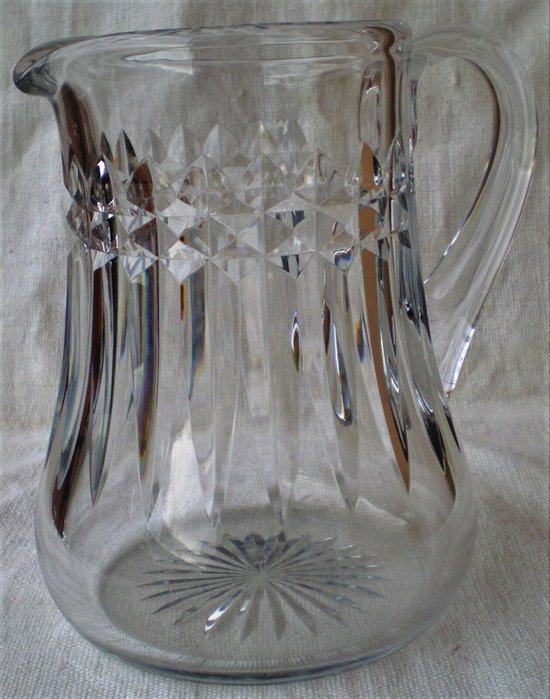 Schöner Wasserkrug Modell "Buckingham" in klarem Kristall BACCARAT (ref D 0073)