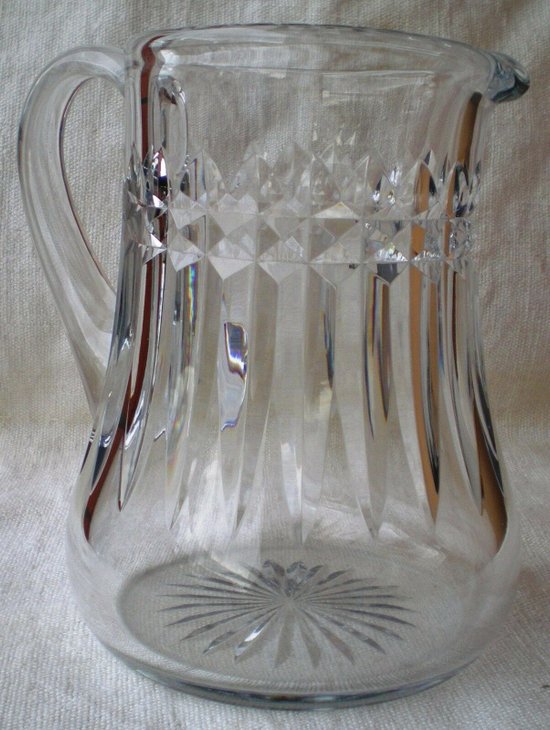 Schöner Wasserkrug Modell "Buckingham" in klarem Kristall BACCARAT (ref D 0073)