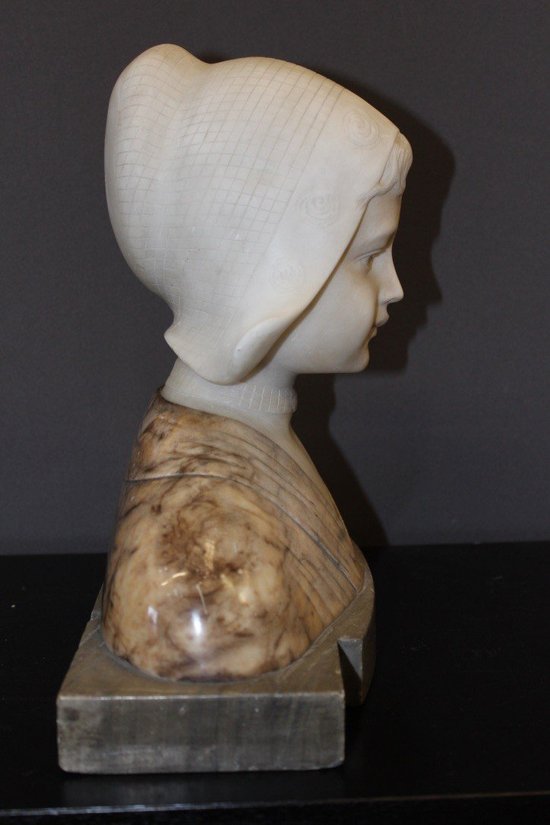 Alabaster and marble bust depicting a Dutch woman circa 1900