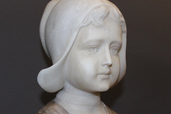 Alabaster and marble bust depicting a Dutch woman circa 1900