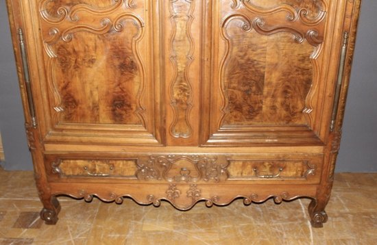 Bressane cabinet with arched cornice XVIII