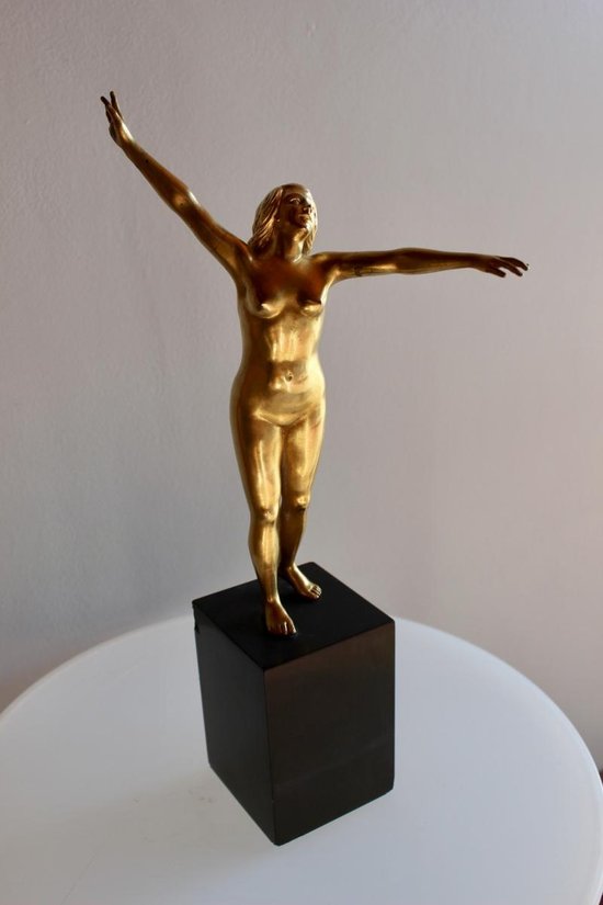 Bronzo raffigurante una donna firmato Durquet