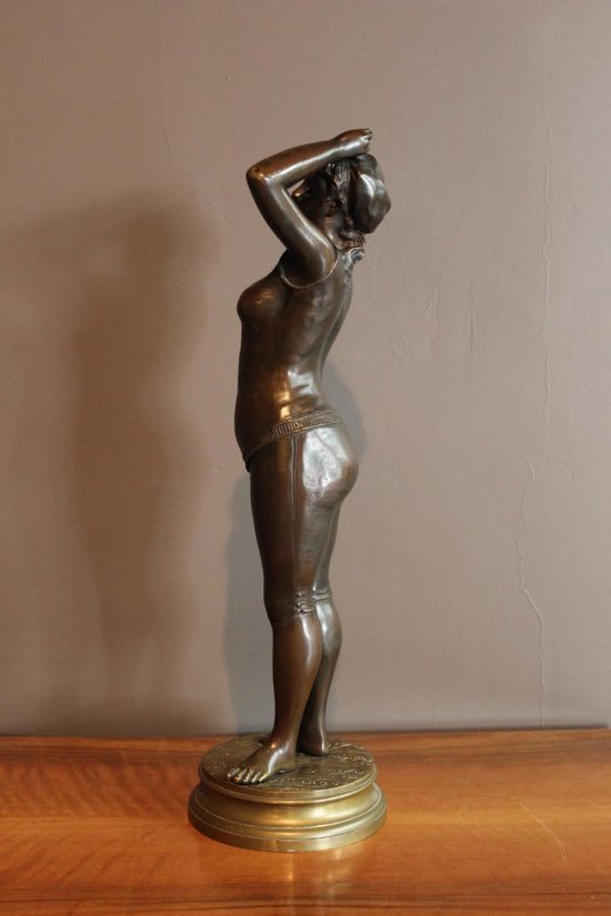 Bronze Figurant Une Baigneuse 1900