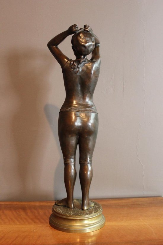 Bronze Figurant Une Baigneuse 1900