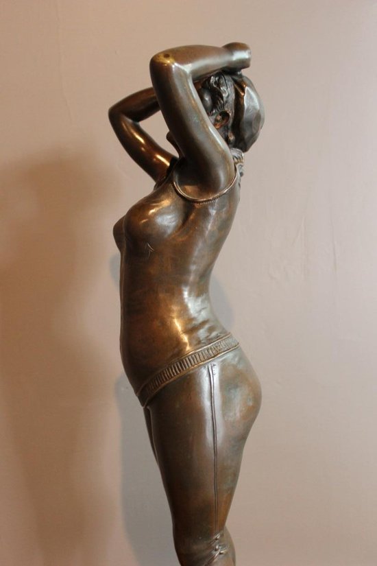 Bronze Figurant Une Baigneuse 1900