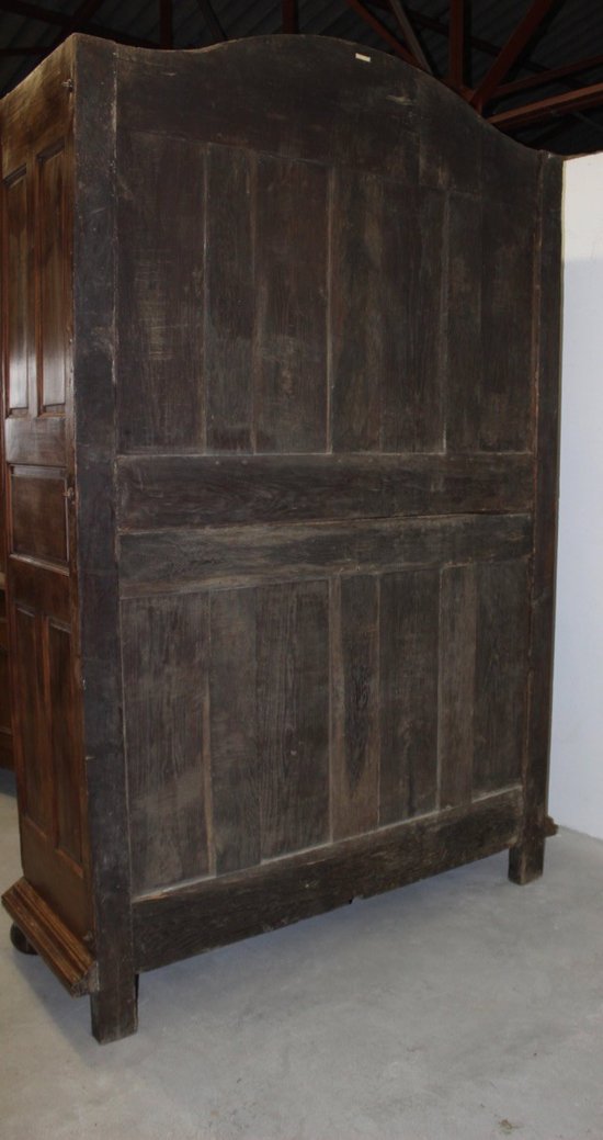 Lyon Regency Wardrobe In Walnut Beginning XVIII Century