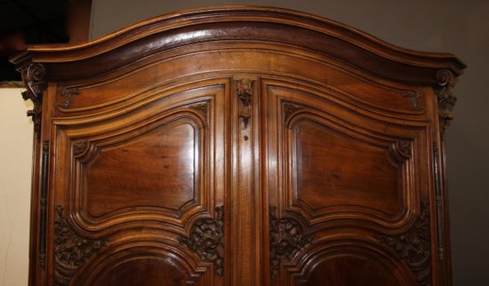 Lyon Regency Wardrobe In Walnut Beginning XVIII Century