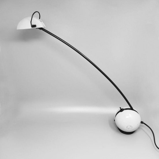 1970 Superbe lampe de table blanche "Alina" par Valenti avec boîte. Fabriqué en Italie