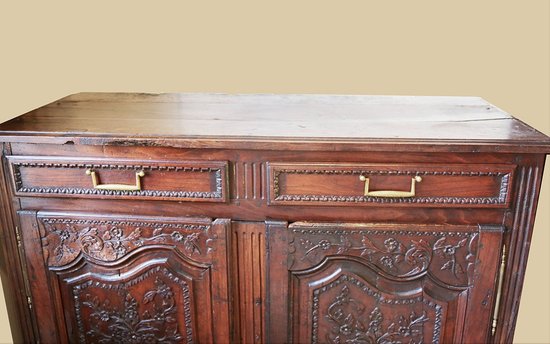 Sideboard in walnut and oak, 18th century