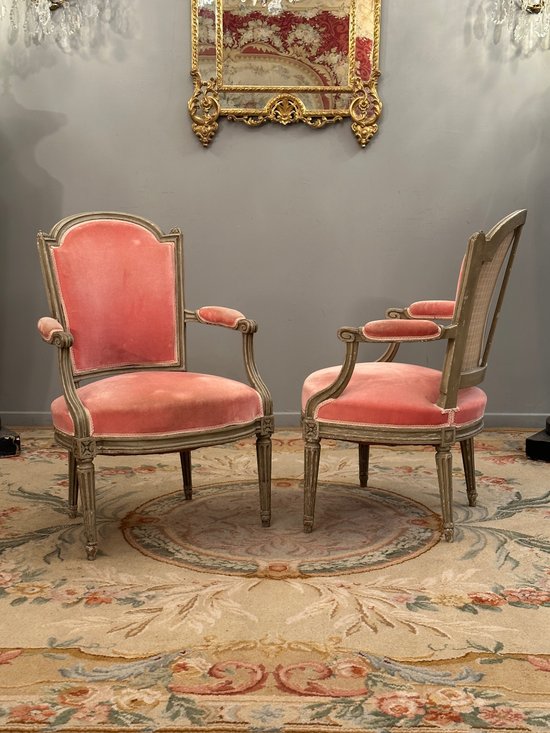 Paire De Fauteuils Cabriolets d'Epoque Louis XVI Vers 1770