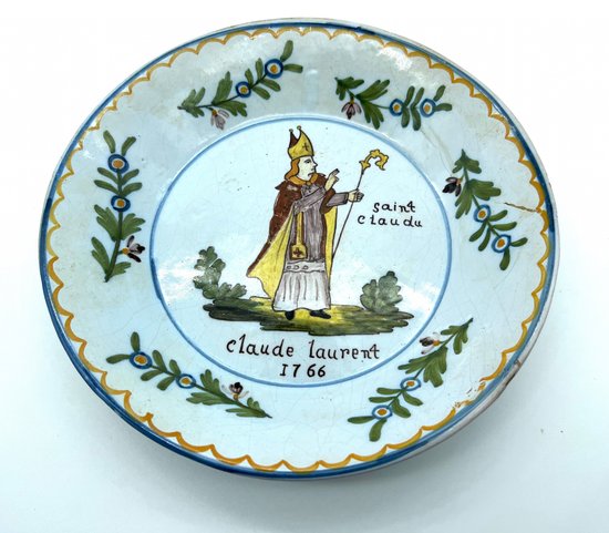 Teller aus Steingut von Nevers Fayence Patronym Saint Claude