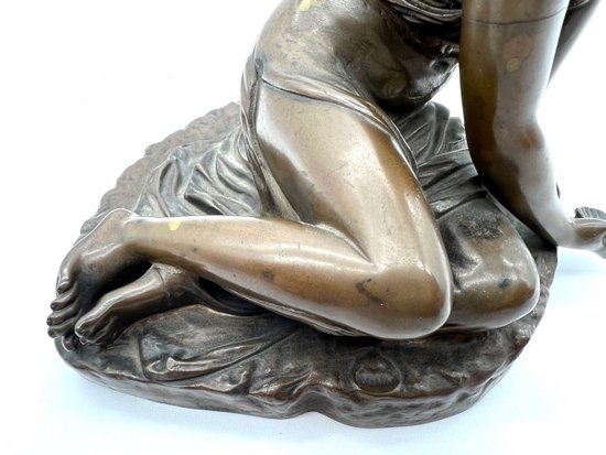 Bronze Aphrodite Nymphe mit Muschel Signatur Gießer Barbedienne