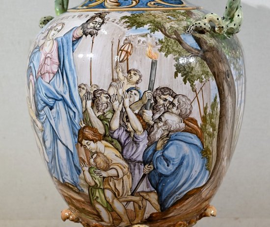 Vaso in maiolica su set da sella, Italia - XIX secolo