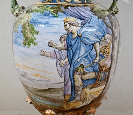 Vaso in maiolica su set da sella, Italia - XIX secolo