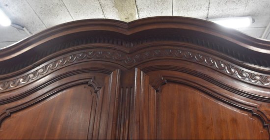 Bordelaise Castle Cabinet In Solid Mahogany From The 18th Century