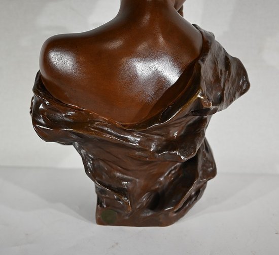 Bronzo "Giovane donna birichina" di G. Van Der Straeten, Art Nouveau - Fine XIX secolo