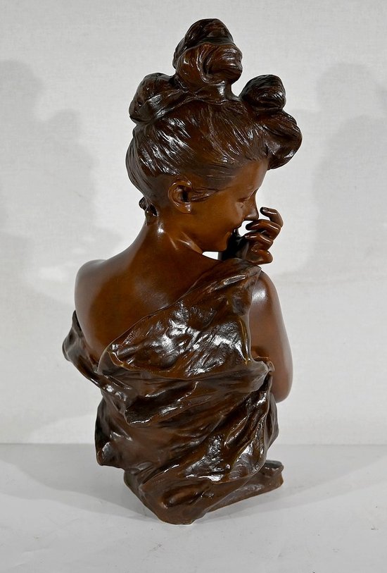 Bronzo "Giovane donna birichina" di G. Van Der Straeten, Art Nouveau - Fine XIX secolo