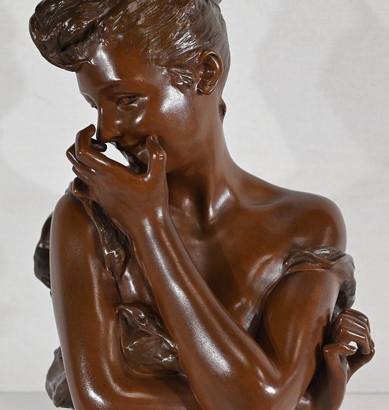 Bronzo "Giovane donna birichina" di G. Van Der Straeten, Art Nouveau - Fine XIX secolo