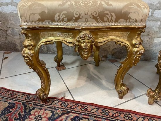 PAIR OF VENETIAN CHAIRS IN GILDED WOOD