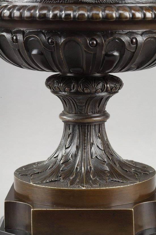 Vase en bronze à décor de putti vendangeurs, dans Le goût de Clodion, 19e Siècle