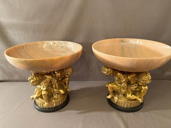 PAIR OF VERY RARE CUPS IN MARBLE AND GILDED BRONZE AFTER CLODION