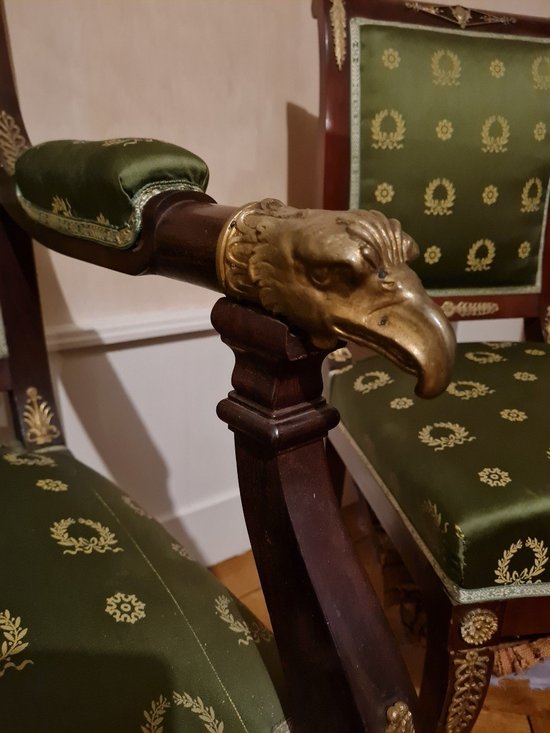 Empire Style Salon, Bronze Eagle Head