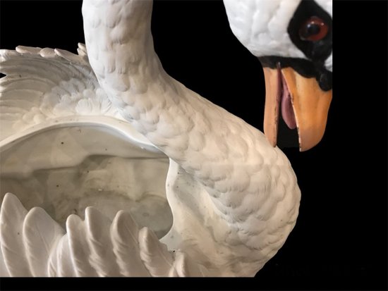 Large Swan In Biscuit Porcelain Of 19th Century ( Large Cache- Pot)