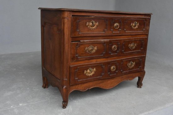 Curved Walnut Commode Eighteenth Time With 3 Snail Feet Drawers