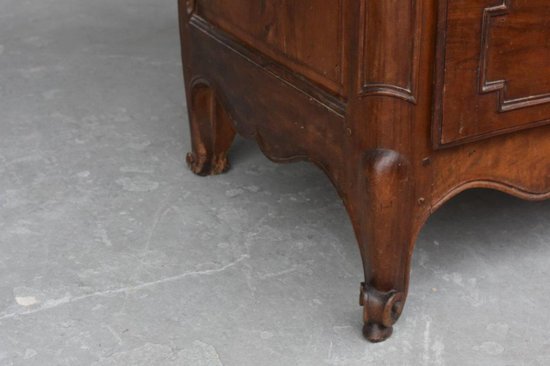 Curved Walnut Commode Eighteenth Time With 3 Snail Feet Drawers