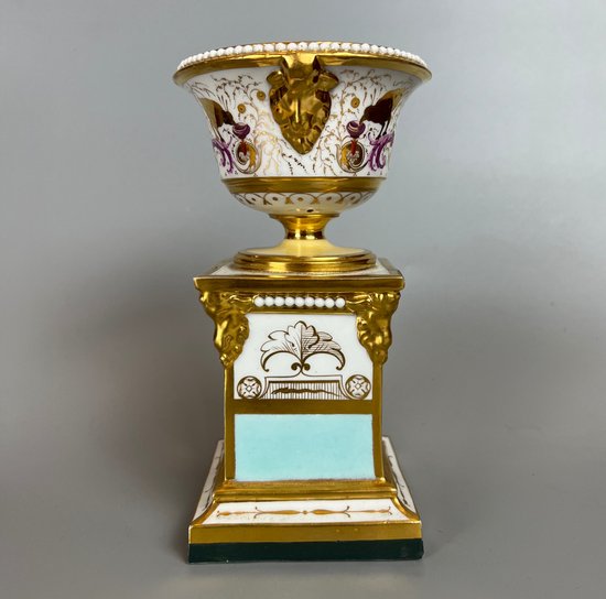 Un superbo vaso Regency Barr, Flight, Barr dell'inizio del XIX secolo su base a piedistallo 1805 circa