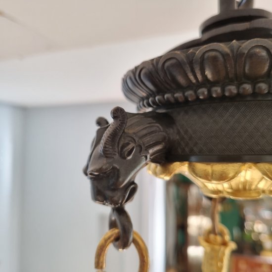 Epoca Impero, Stupendo Lampadario In Stile Antico Con Teste Di Chimere.