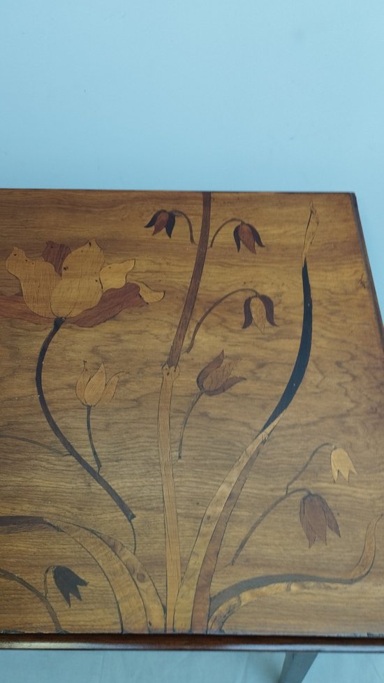 Table of living room with flaps in marquetry in the Gallé taste