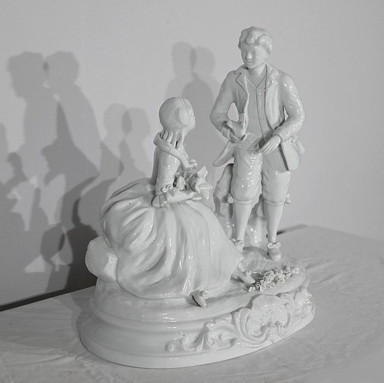 Faïence « Couple de Galants », d’après F.Boucher, Sèvres – Fin XIXe