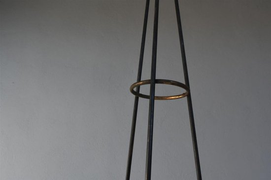 Lampadario italiano 1950 in metallo con tulipani opalini 175 cm