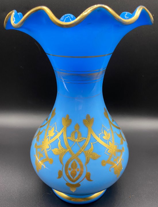 OPALINE VASE SAINT LOUIS