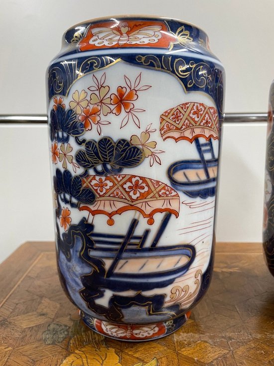 Paire De Vases En Porcelaine De Bayeux Décor Imari époque fin 19ème