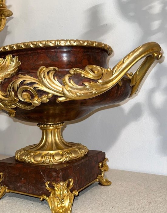 Very Important Garniture in Griotte marble, chased bronze and gold, Napoleon III period