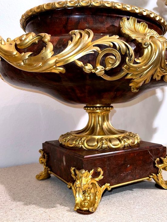 Very Important Garniture in Griotte marble, chased bronze and gold, Napoleon III period