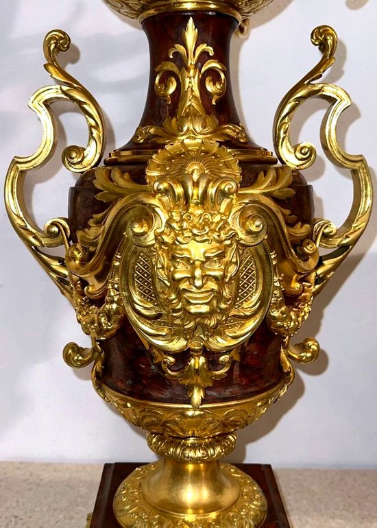 Very Important Garniture in Griotte marble, chased bronze and gold, Napoleon III period