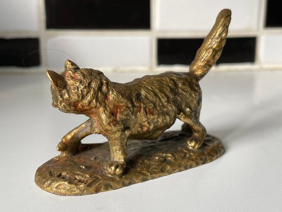 Small bronze Cat Fratin