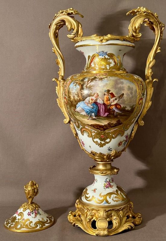 Large Meissen porcelain vase mounted in gilt bronze XIXth century