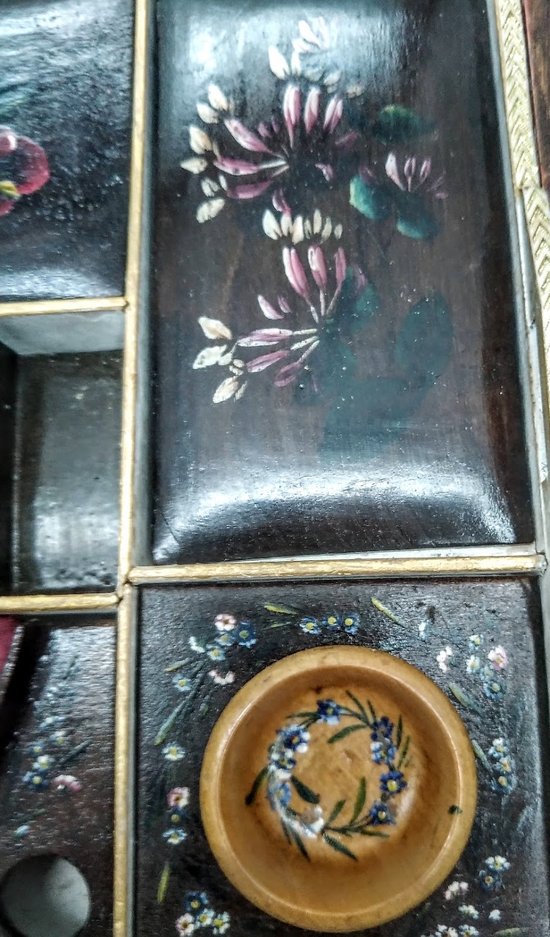 Painted sewing box in Spa wood