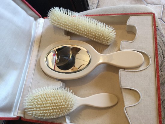 Ivory hairdressing kit