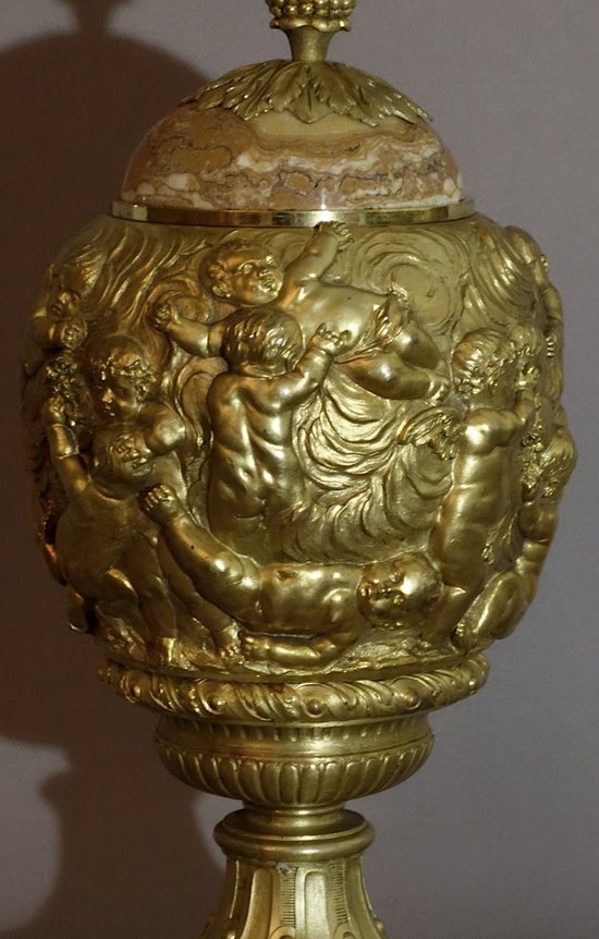  Cassolette Con Putti XVIII