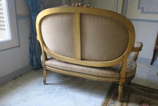 Wohnzimmer aus geschnitztem und vergoldetem Holz im Louis XVI-Stil im Napoleon-III-Stil