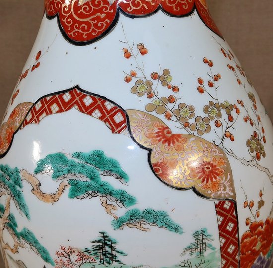 Grand Vase en Porcelaine Japonaise – Fin XIXe