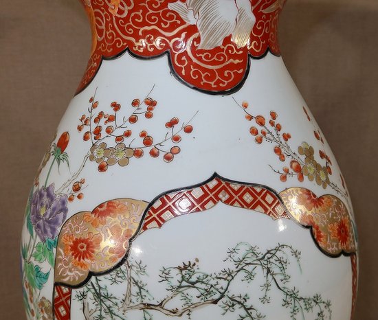 Grand Vase en Porcelaine Japonaise – Fin XIXe